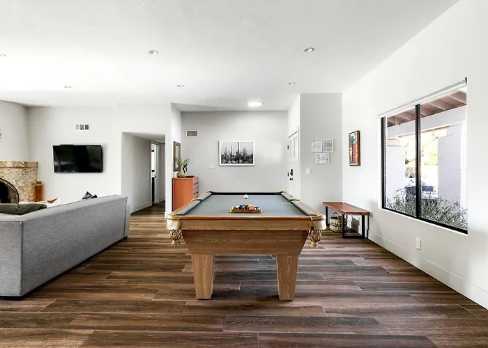 Luxury With Pool, Pickleball Court And Fireplaces In Scottsdale, Arizona Holiday home