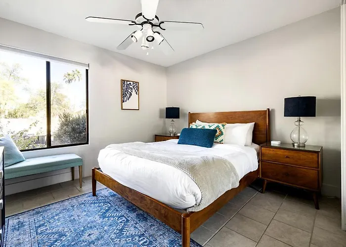 Luxury With Pool, Pickleball Court And Fireplaces In Scottsdale, Arizona Holiday home *
