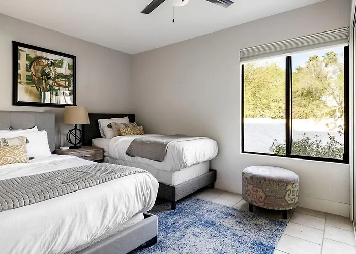 Luxury With Pool, Pickleball Court And Fireplaces In Scottsdale, Arizona Holiday home