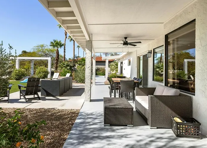 Luxury With Pool, Pickleball Court And Fireplaces In Scottsdale, Arizona Holiday home *