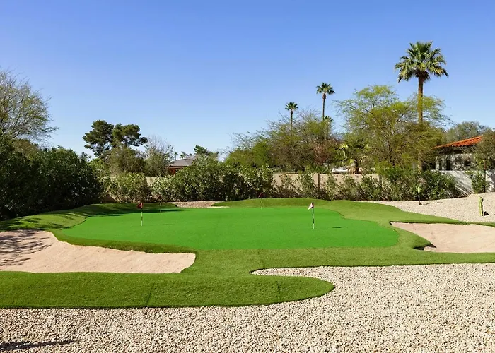Luxury With Pool, Pickleball Court And Fireplaces In Scottsdale, Arizona Holiday home