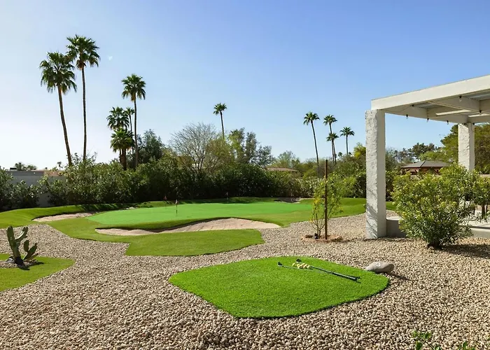 Luxury With Pool, Pickleball Court And Fireplaces In Scottsdale, Arizona