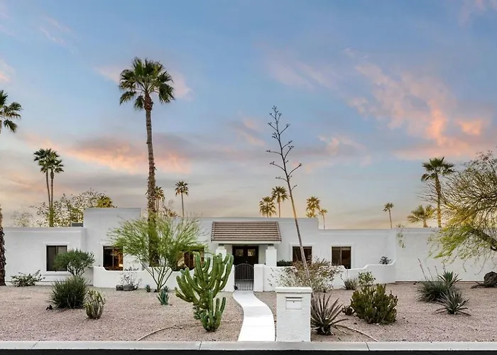 Luxury With Pool, Pickleball Court And Fireplaces In Scottsdale, Arizona Holiday home *