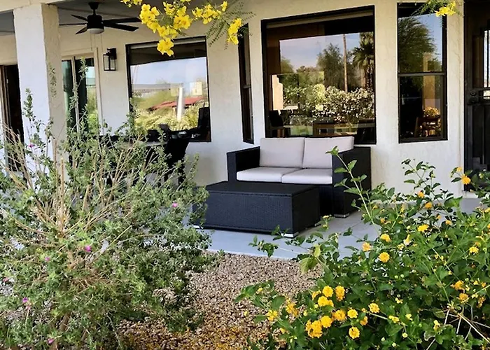 Luxury With Pool, Pickleball Court And Fireplaces In Scottsdale, Arizona