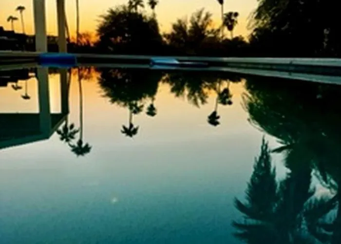 Luxury With Pool, Pickleball Court And Fireplaces In Scottsdale, Arizona