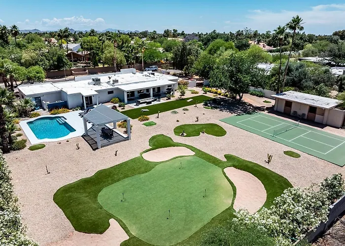 Luxury With Pool, Pickleball Court And Fireplaces In Scottsdale, Arizona Holiday home